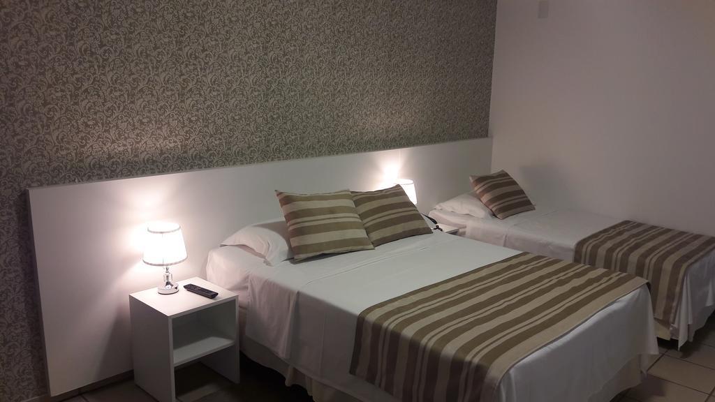 Hz Hotel Patos de Minas Eksteriør bilde