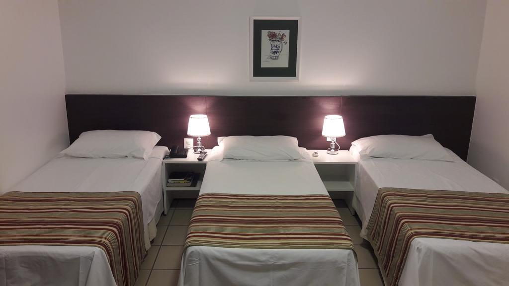 Hz Hotel Patos de Minas Eksteriør bilde