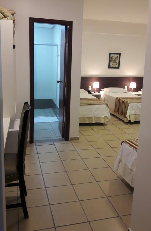 Hz Hotel Patos de Minas Eksteriør bilde