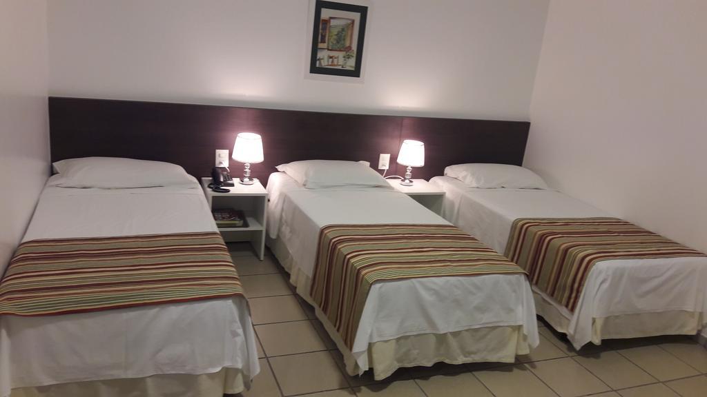 Hz Hotel Patos de Minas Eksteriør bilde